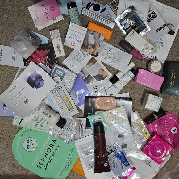 Sephora cosmetics bag filled with samples and mini's NWT - Picture 2 of 2